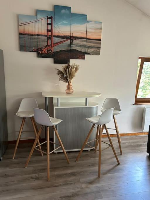 Appartement Lumineux Avec Vue Sur Les Montagnes モルビエ エクステリア 写真