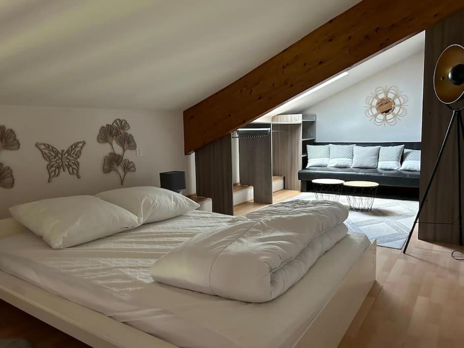 Appartement Lumineux Avec Vue Sur Les Montagnes モルビエ エクステリア 写真