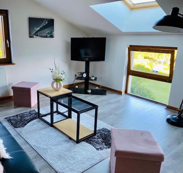Appartement Lumineux Avec Vue Sur Les Montagnes モルビエ エクステリア 写真