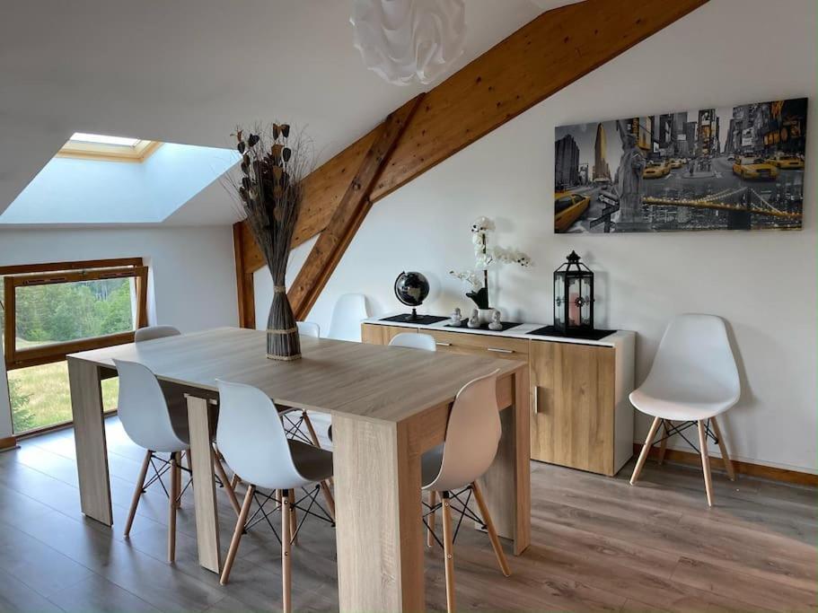 Appartement Lumineux Avec Vue Sur Les Montagnes モルビエ エクステリア 写真